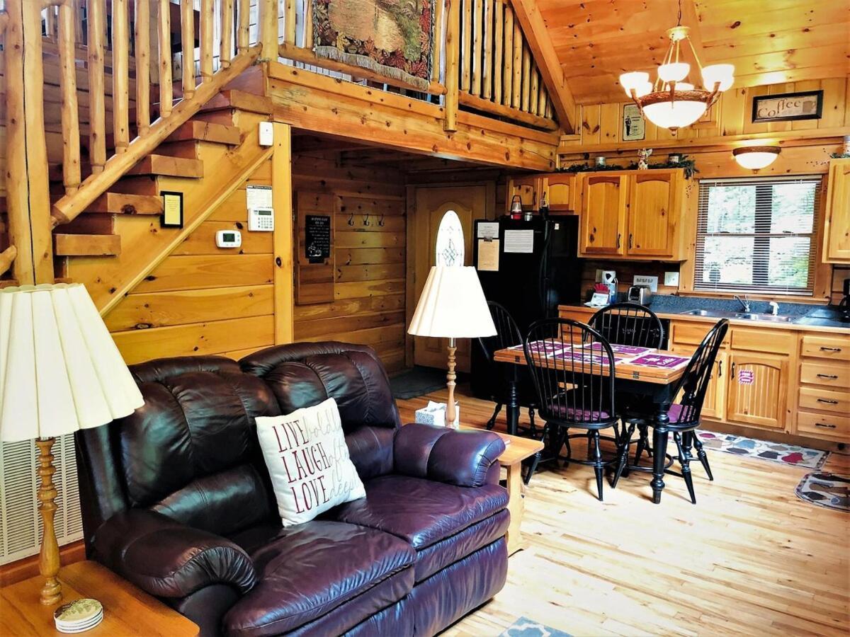 Mountain Joy -Private Treehouse Style Cabin That Sleeps 4-Free Tickets Gatlinburg Exterior foto